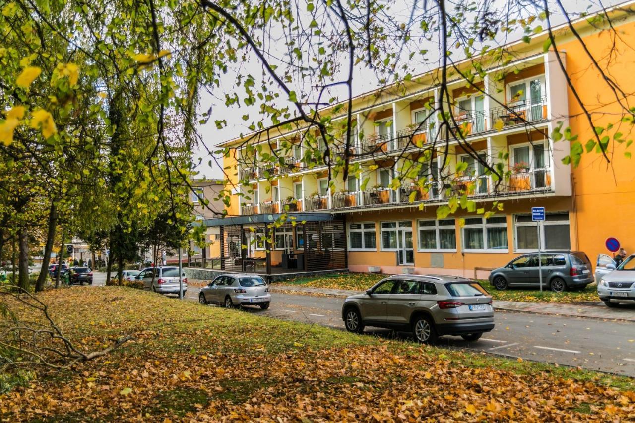 Hotel Rezident Turčianske Teplice 外观 照片